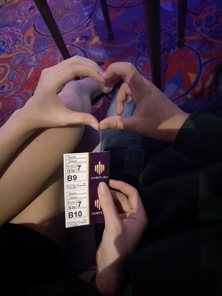 Được đi chơi Giáng sinh với người mẫu nóng bỏng, học sinh tiểu học tặng ngay iPhone X cho bạn gái